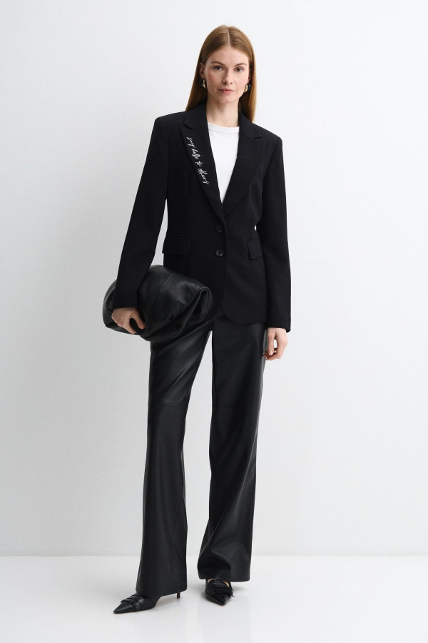 Жакет классический однобортный с вышивкой