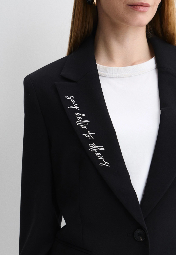 Жакет классический однобортный с вышивкой