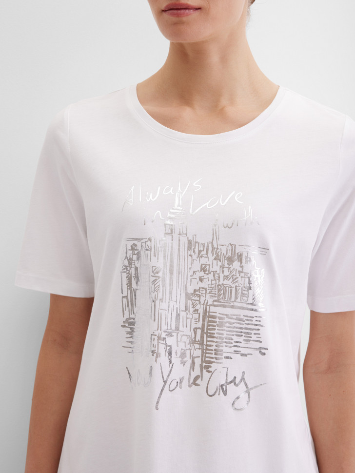 Футболка с рисунком