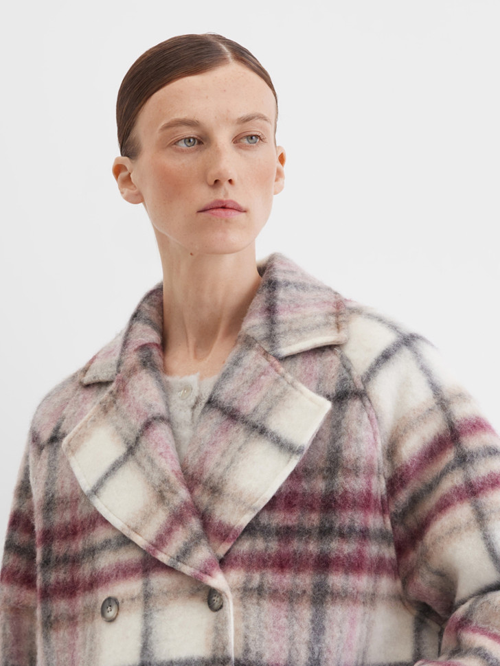 Пальто двубортное