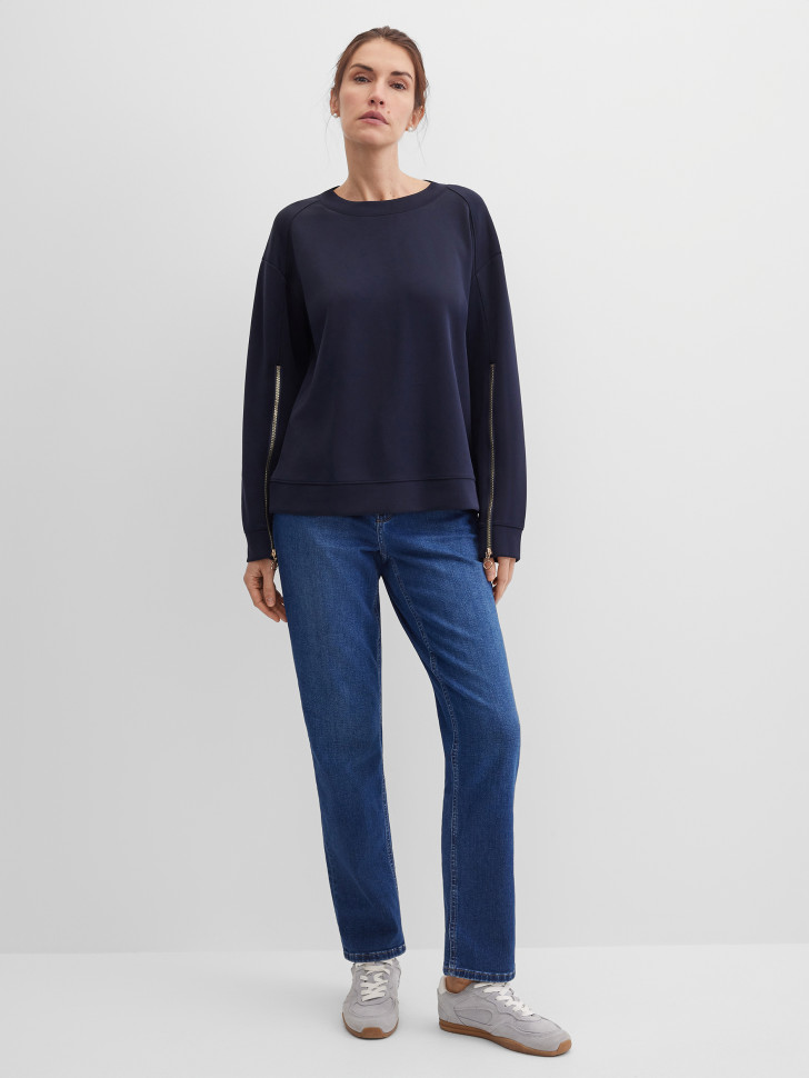 Свитшот свободного кроя