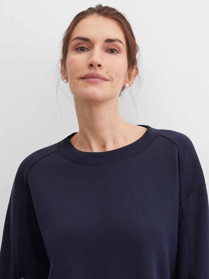 Свитшот свободного кроя