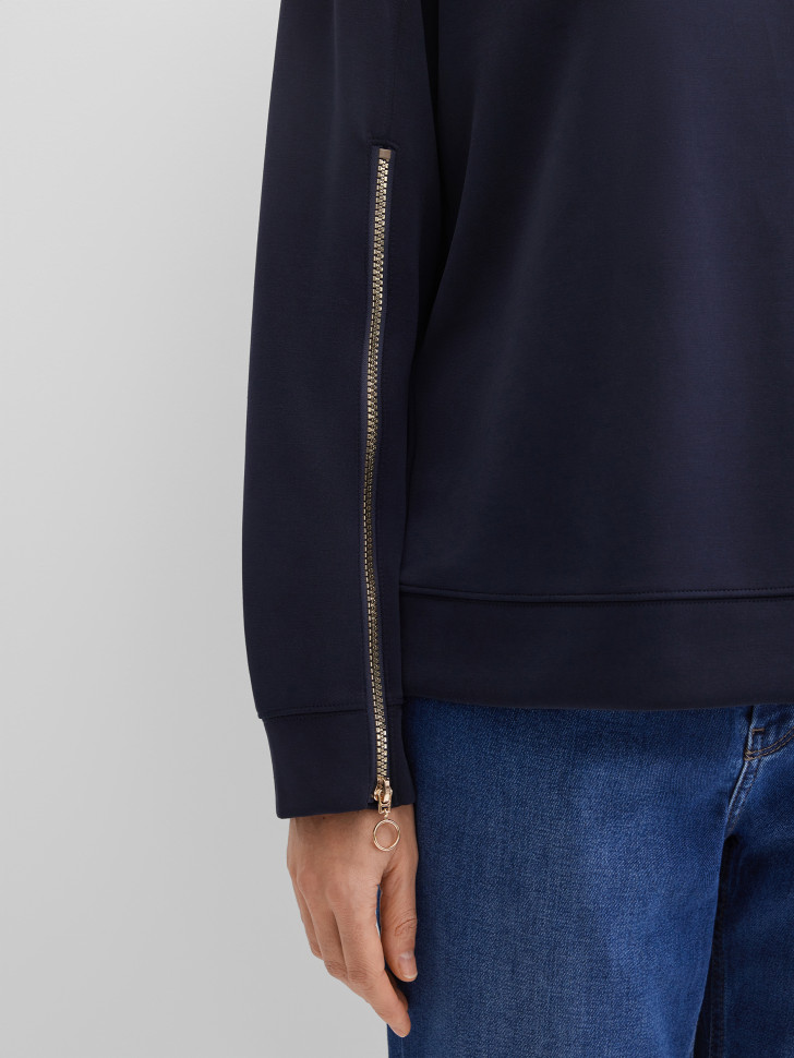 Свитшот свободного кроя