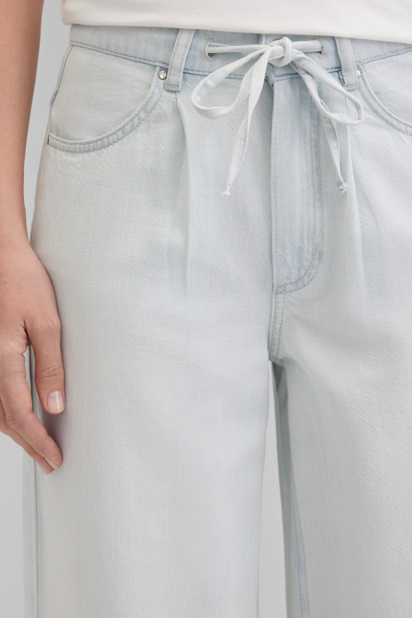 Джинсы широкие