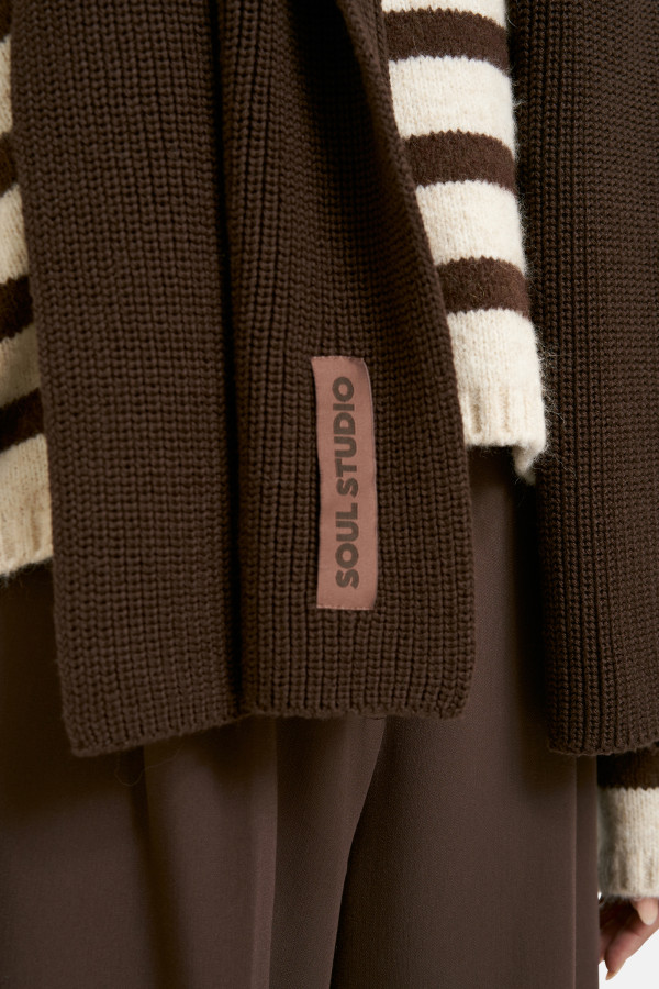 Шарф вязаный