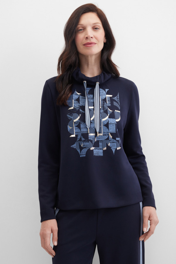 Свитшот свободного кроя