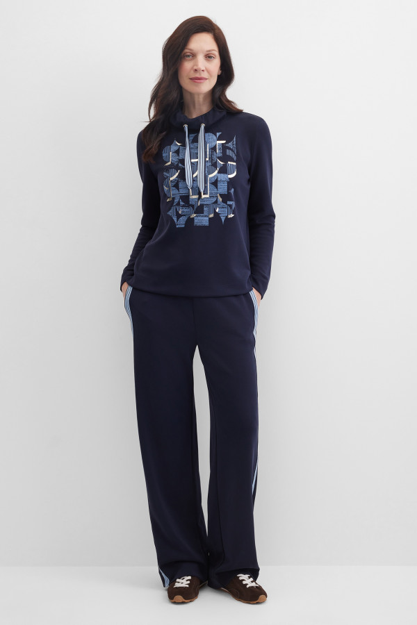 Свитшот свободного кроя