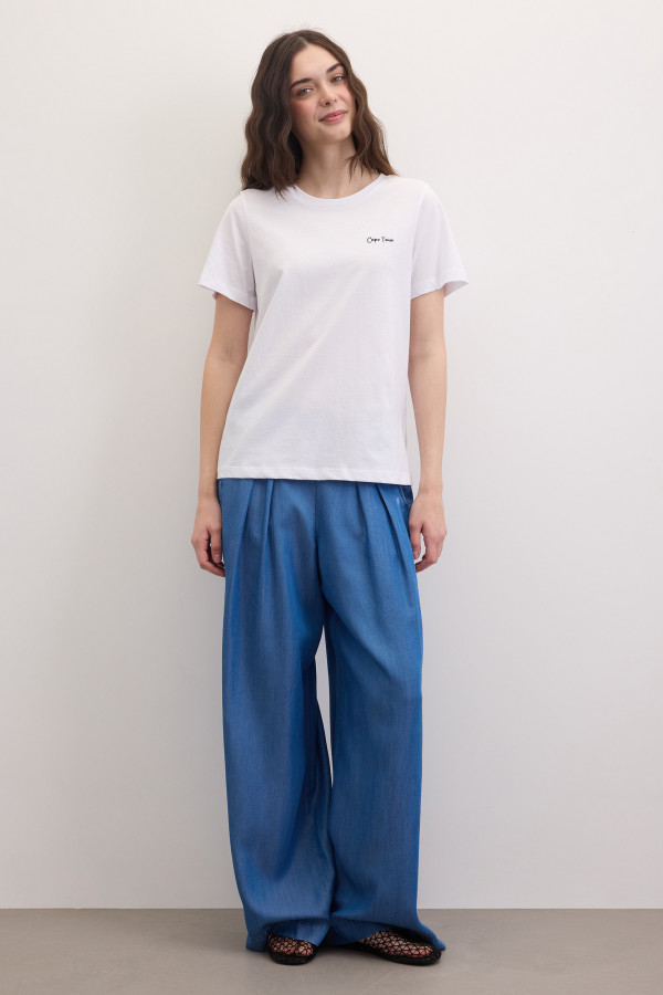 Футболка с рисунком на спине