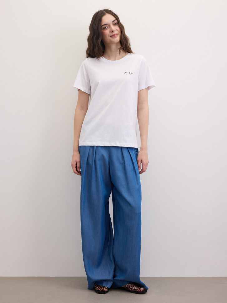 Футболка с рисунком на спине