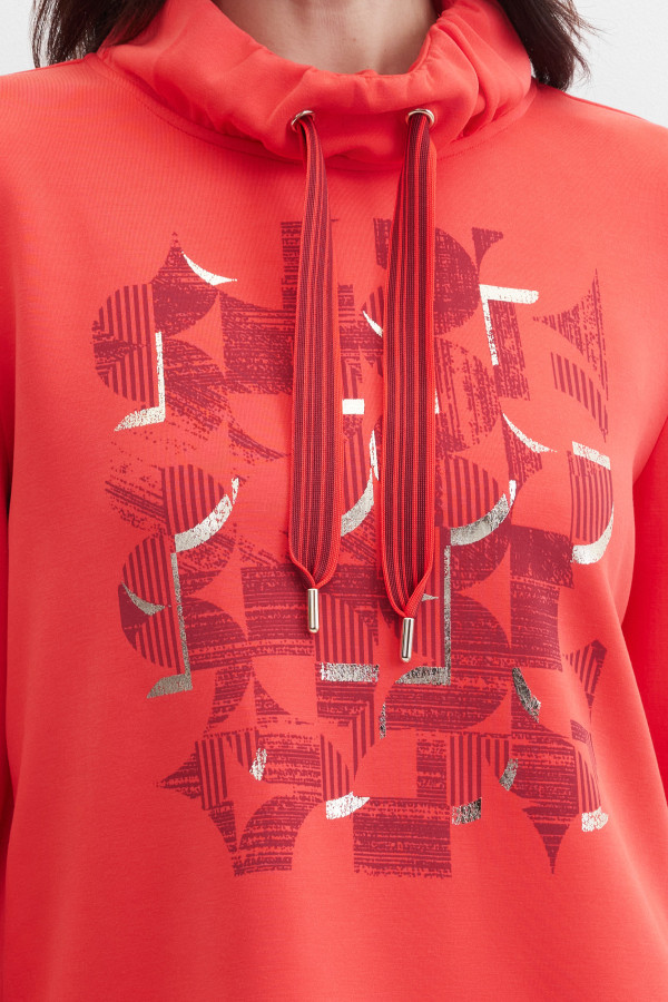 Свитшот свободного кроя