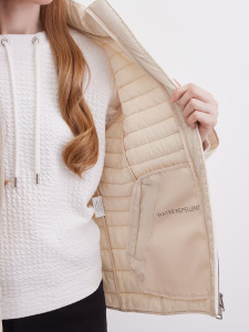 Куртка утепленная с капюшоном