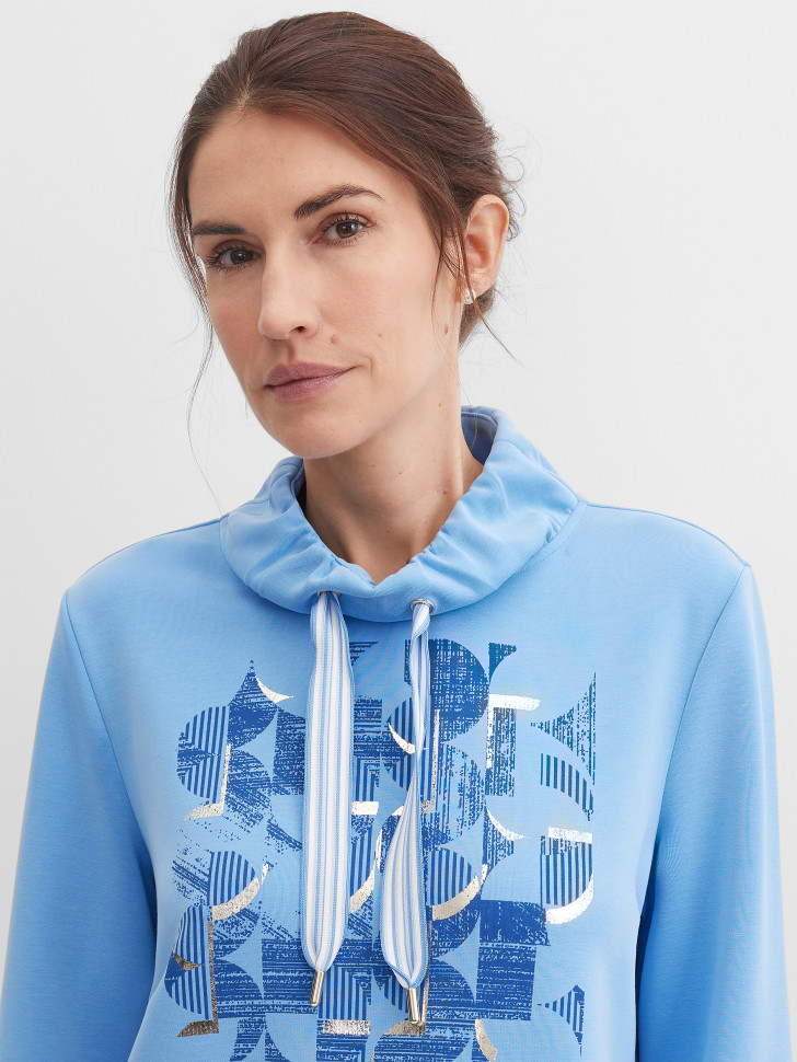 Свитшот свободного кроя