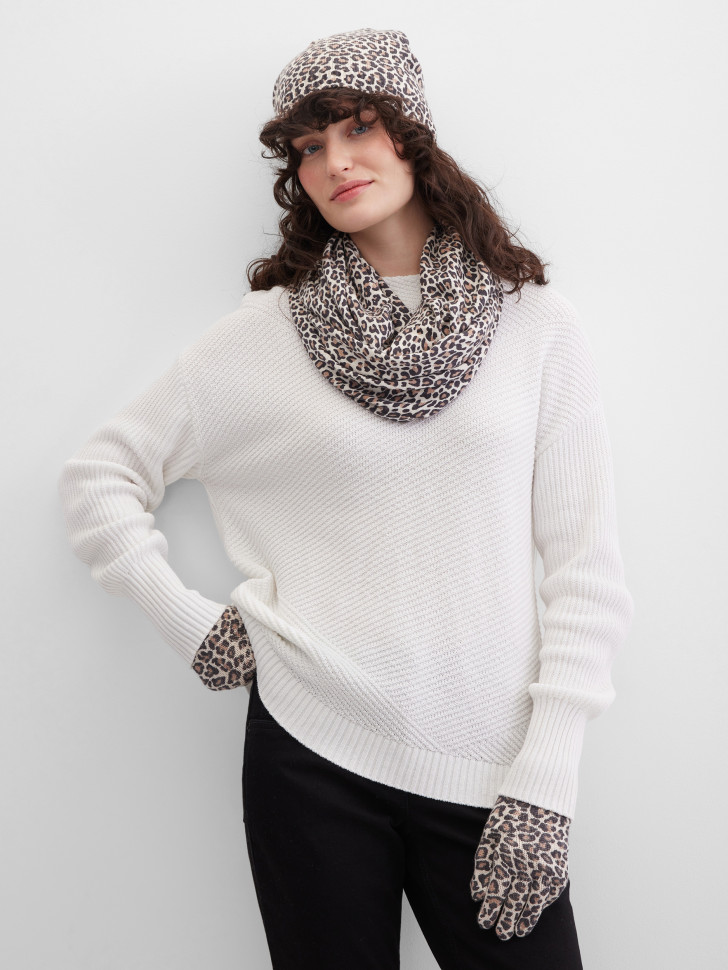 Шапка трикотажная с леопардовым принтом