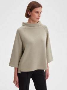 Свитшот с рукавами 3/4 и воротом-стойкой