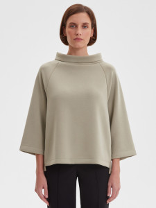 Свитшот с рукавами 3/4 и воротом-стойкой