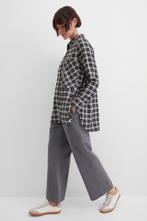 Рубашка в клетку с надписью на спине