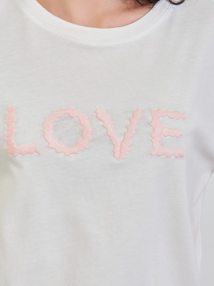 Футболка с принтом LOVE