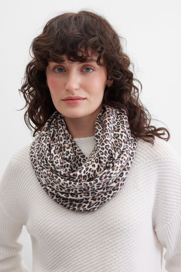 Шарф трикотажный с леопардовым принтом