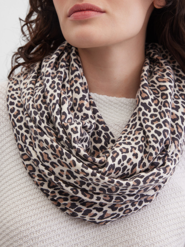 Шарф трикотажный с леопардовым принтом