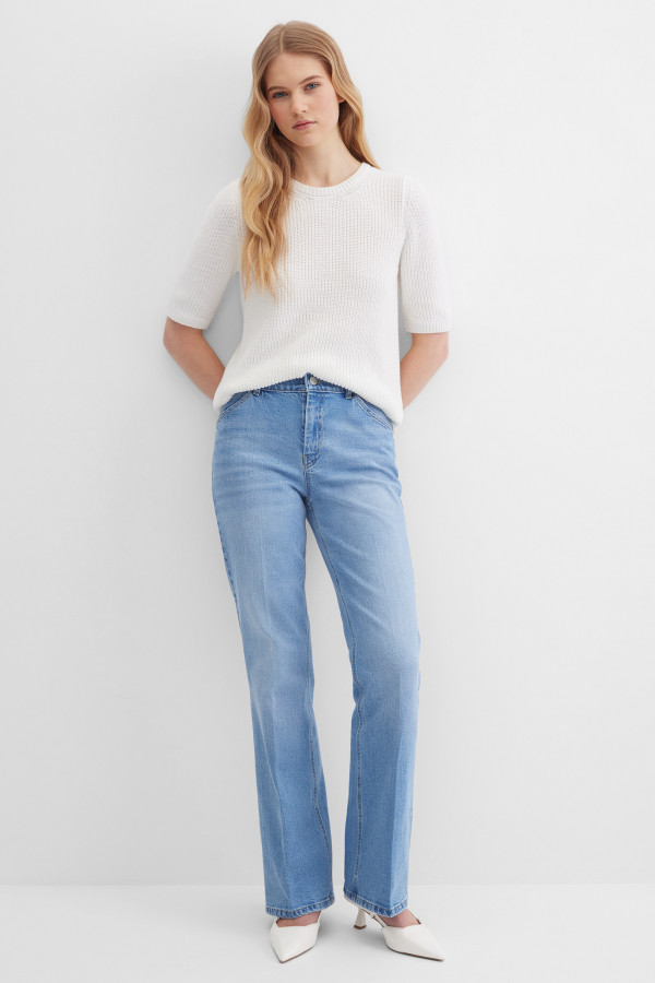 Джинсы расклешенные