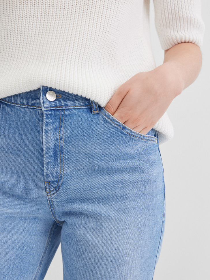 Джинсы расклешенные