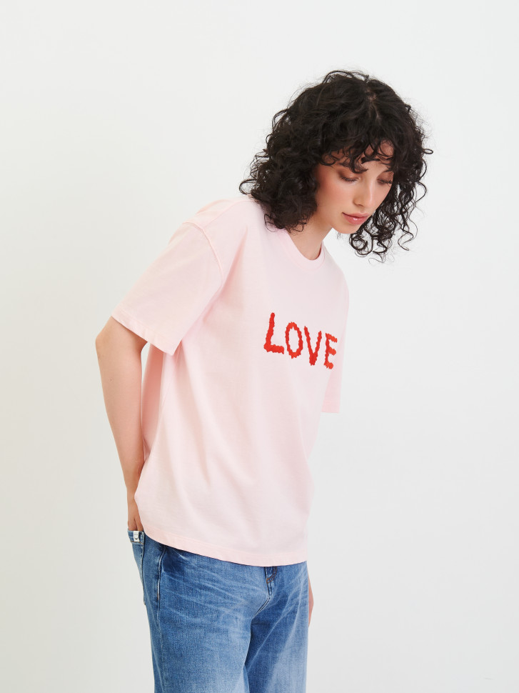 Футболка с принтом LOVE