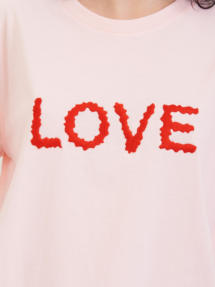 Футболка с принтом LOVE