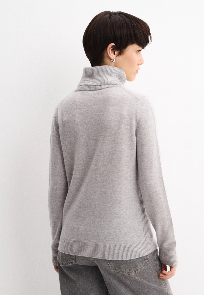 Водолазка прямого кроя