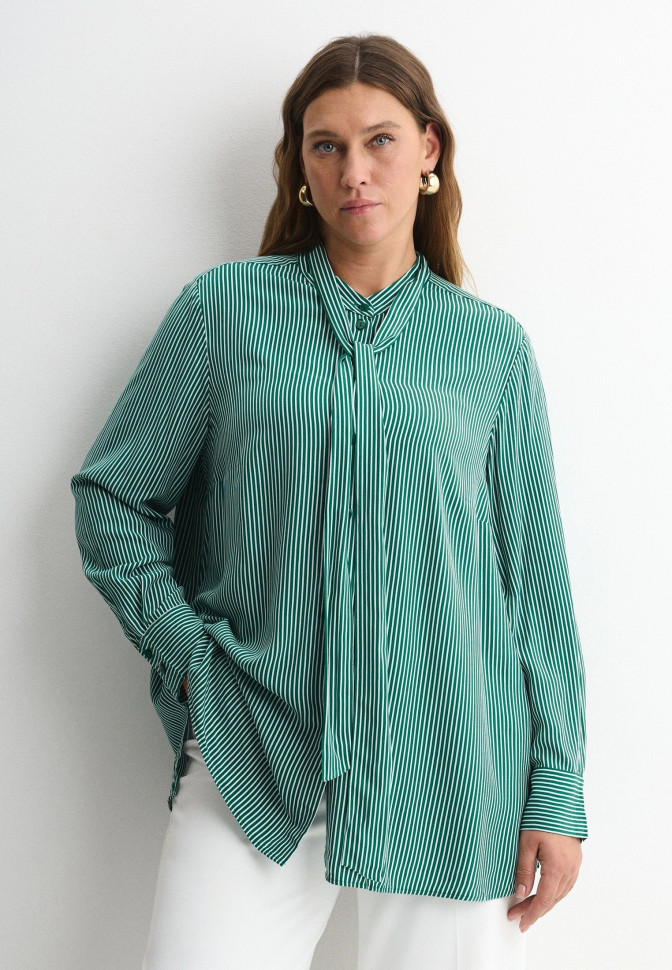 Блузка с бантом в полоску