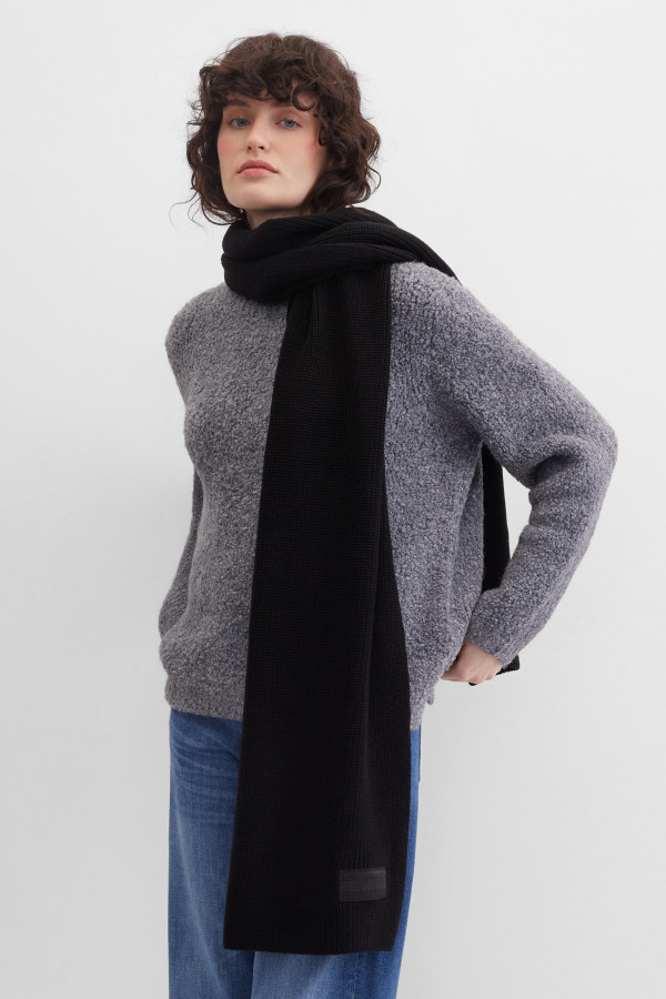 Шарф вязаный