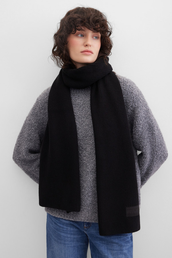 Шарф вязаный