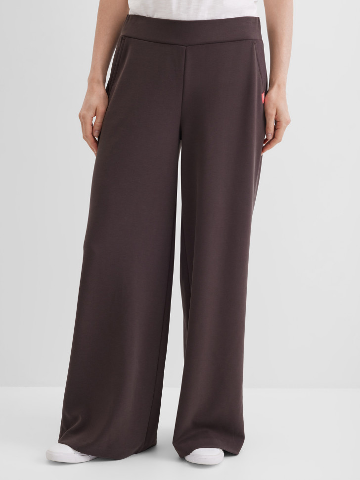 Брюки трикотажные широкие