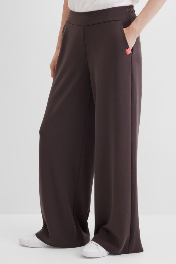 Брюки трикотажные широкие