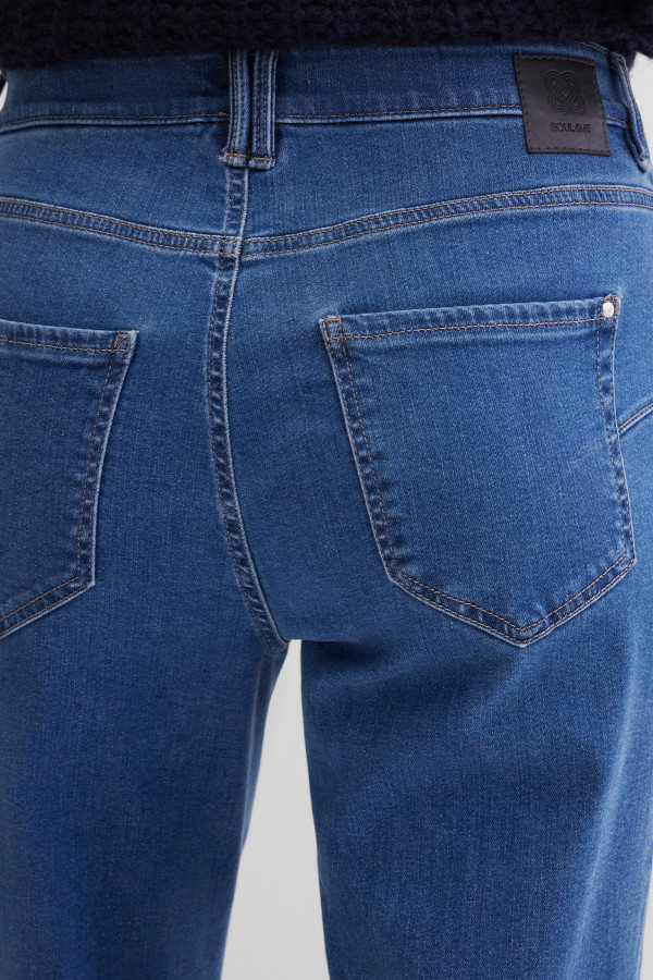 Джинсы зауженные