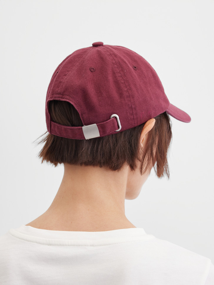 Кепка с вышивкой