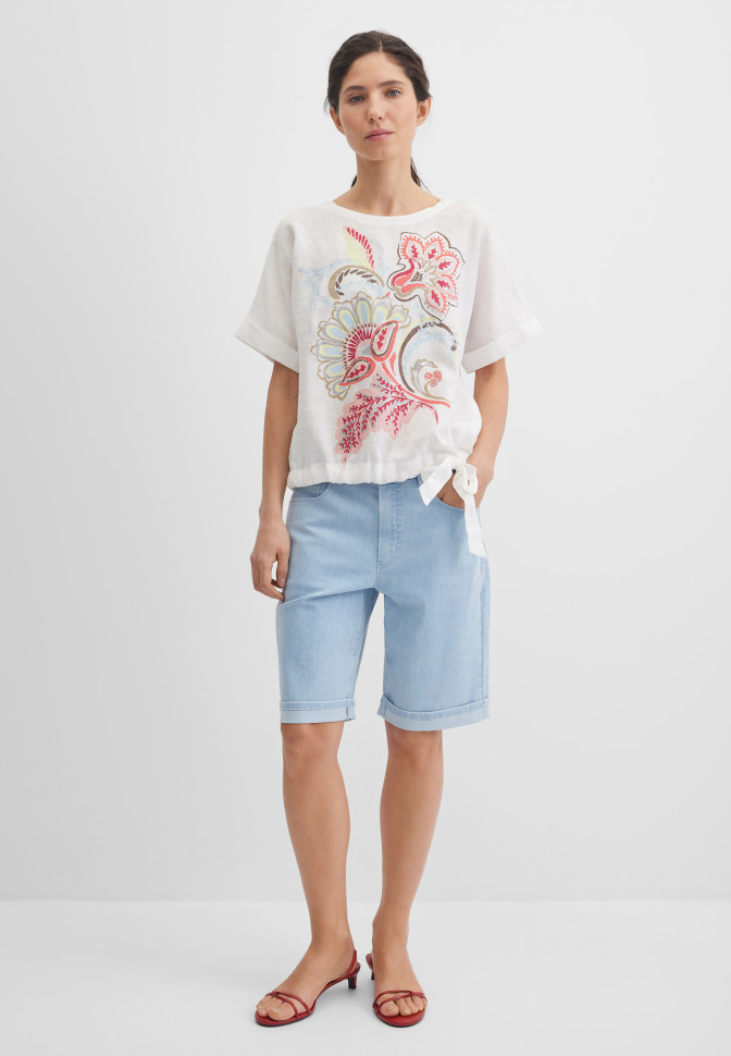 Футболка с рисунком и стразами