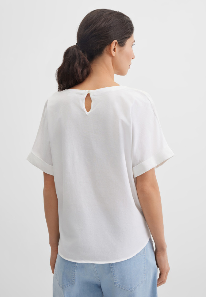 Футболка с рисунком и стразами