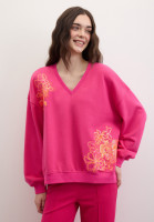 Свитшот с вышивкой пайетками