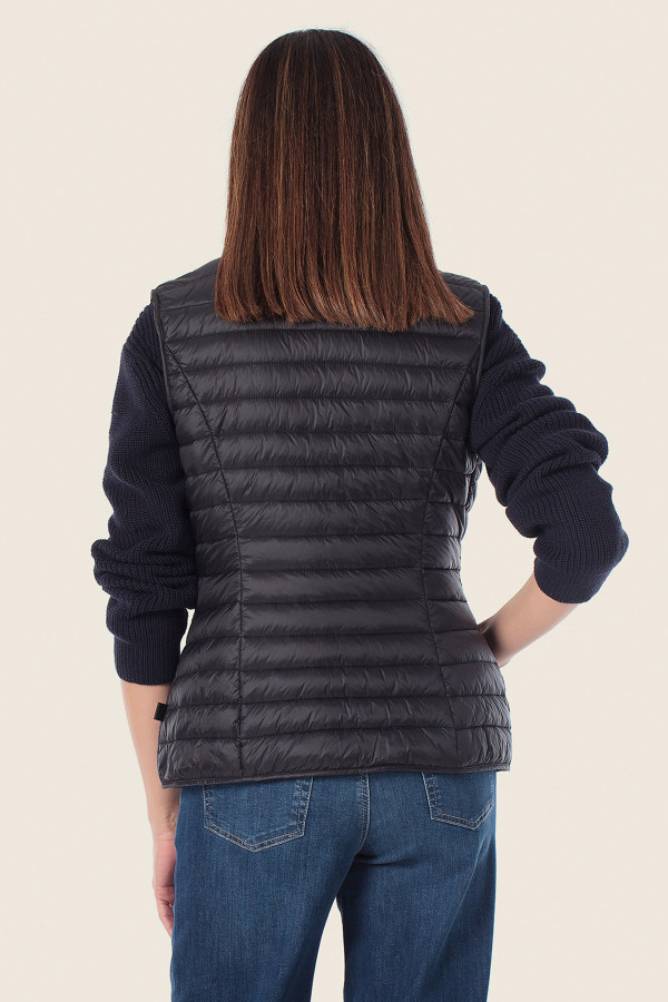 Жилет стеганый утепленный