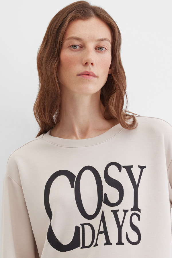 Свитшот с надписью