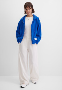 Толстовка с капюшоном