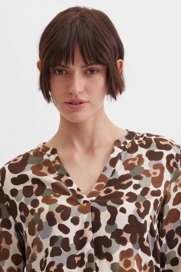 Блузка прямого кроя