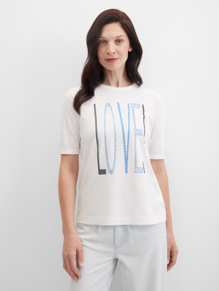 Футболка с надписью LOVE