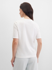 Футболка с надписью LOVE