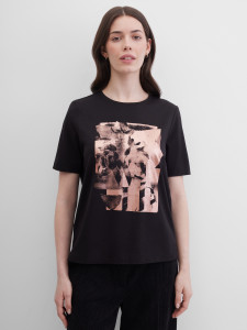 Футболка с абстрактным принтом