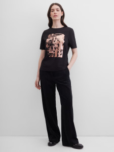 Футболка с абстрактным принтом