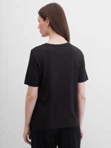 Футболка с абстрактным принтом