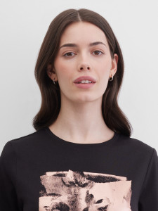 Футболка с абстрактным принтом