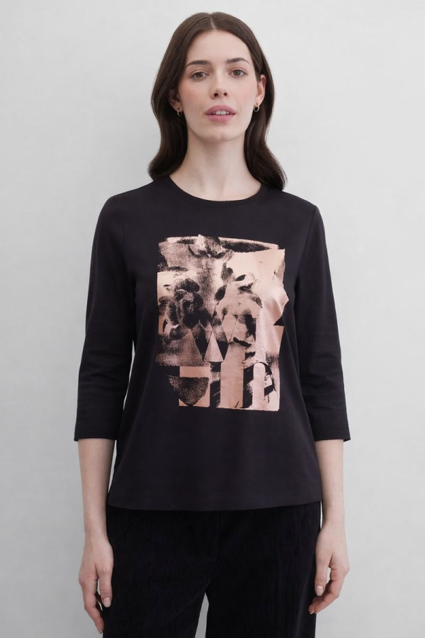 Футболка с абстрактным принтом