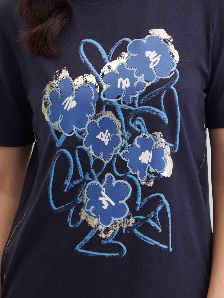Футболка с цветочным принтом